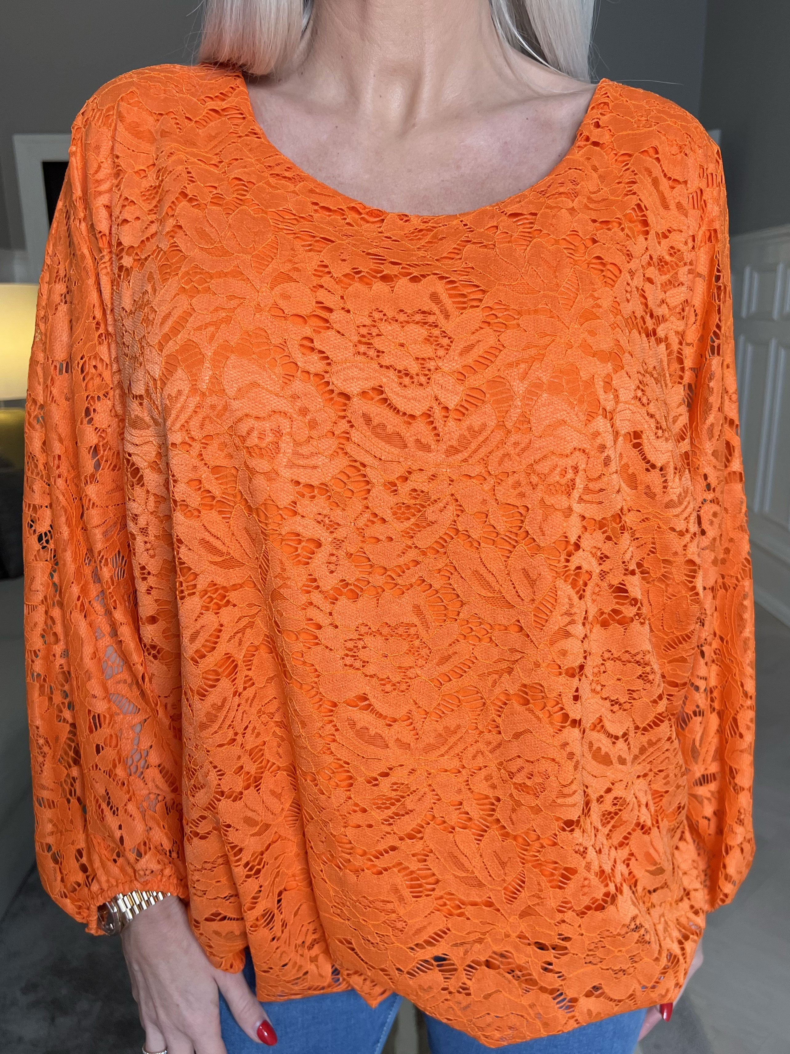 Destiny Lace - Spetsblus med fladdermusärmar